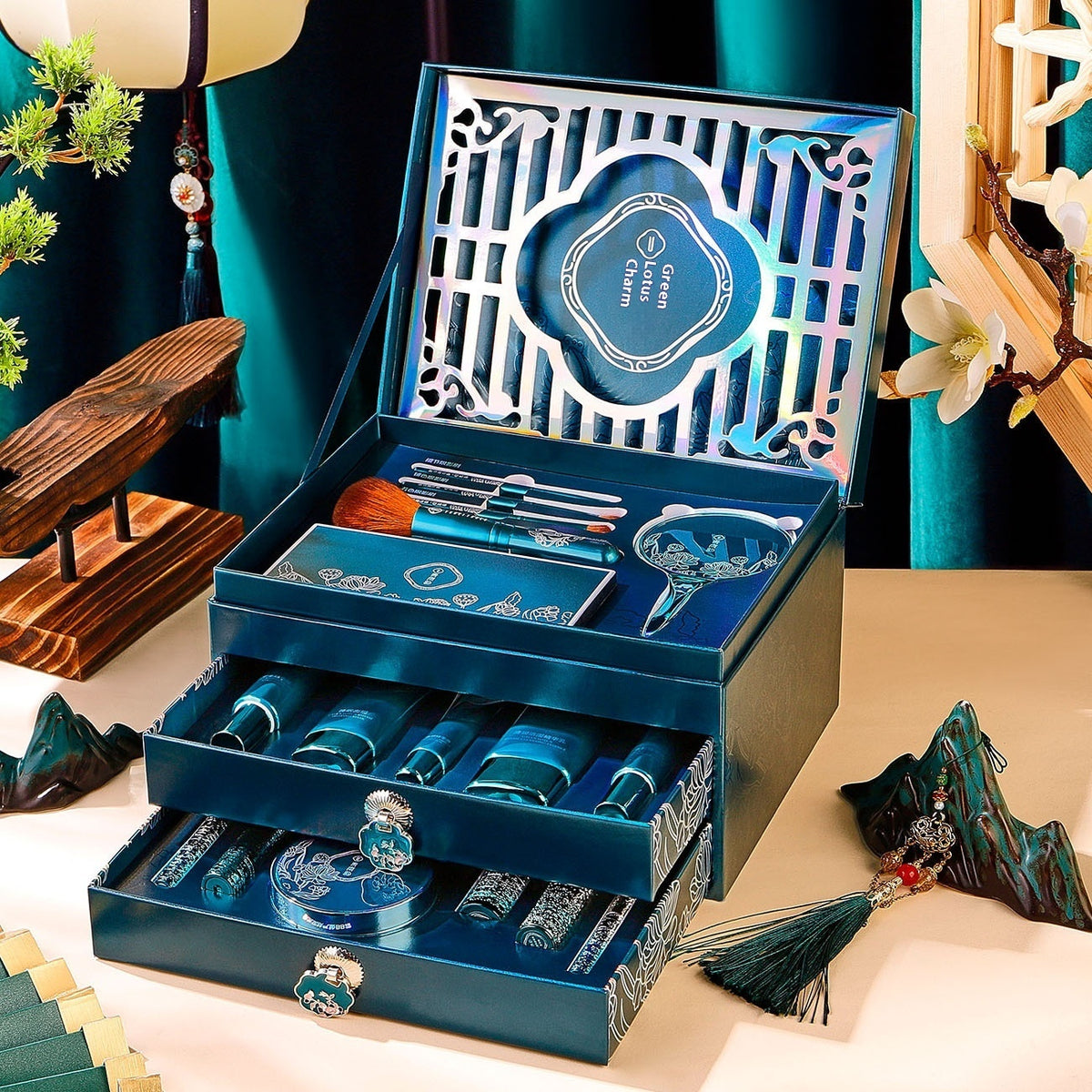 Green Lotus 18-Piece Makeup & Skincare Kit – Complete Beauty Gift Set 💄