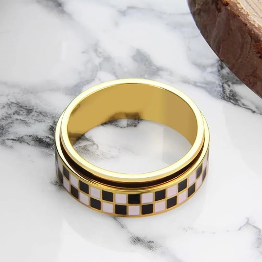 Stainless Steel Checkered Fidget Spinner Ring – Black & White Checkerboard | 18K Gold Plated Stress Relief Band (Unisex) ♟️💍✨