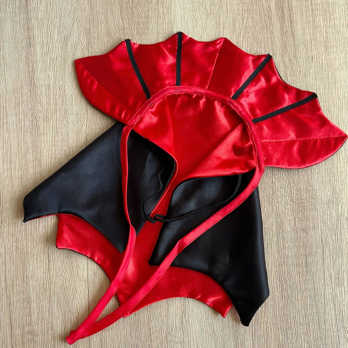 Halloween Vampire Pet Cape – Adjustable Cat & Dog Costume
