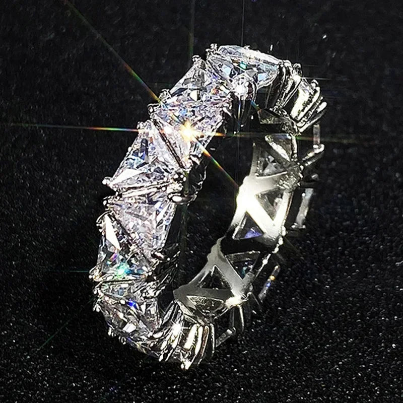 ✨ Luxurious 925 Sterling Silver Ring 💍 | Triangular AAA Zircon Crystal | Engagement, Wedding & Anniversary Jewelry Gift 🎁