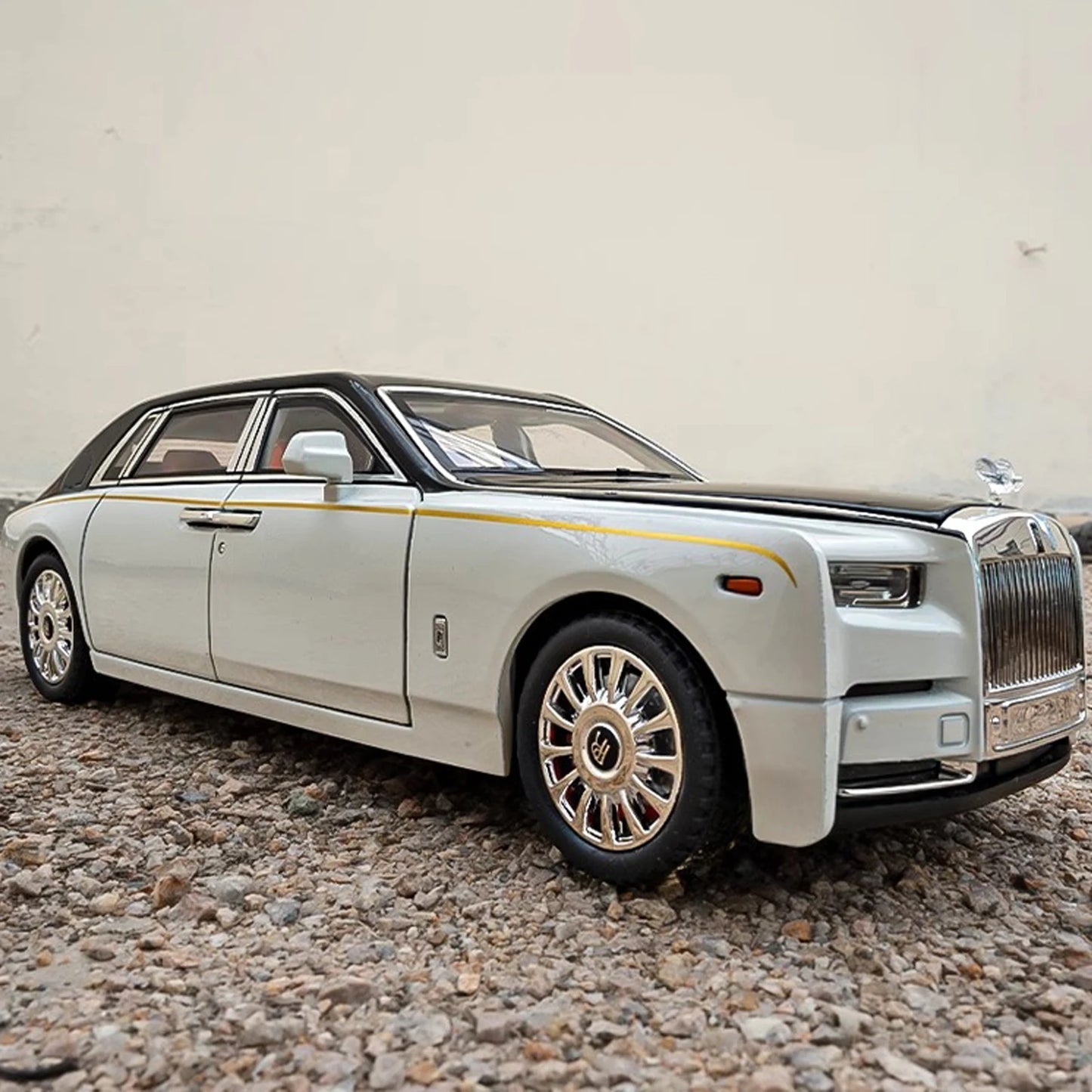 1:18 Rolls-Royce Phantom Model Car, Zinc Alloy Pull Back Toy Diecast Car with Sound and Light, Realistic Modeling Model Toy