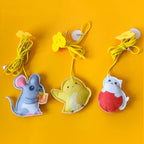 
Hanging feather teaser toy for cats with polyester ball and elastic rope
