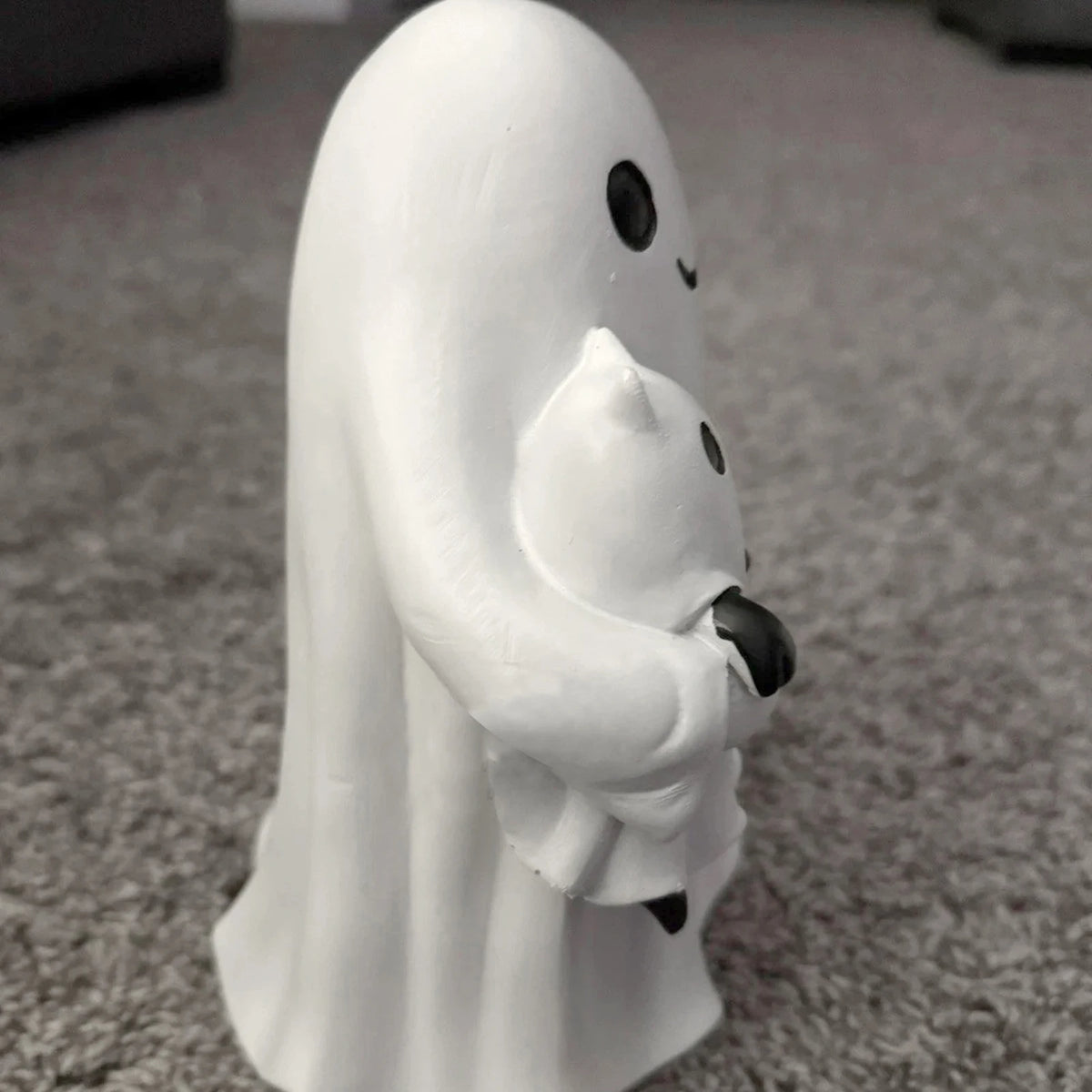 Halloween Ghost Pet Figurine – Funny Resin Spooky Décor