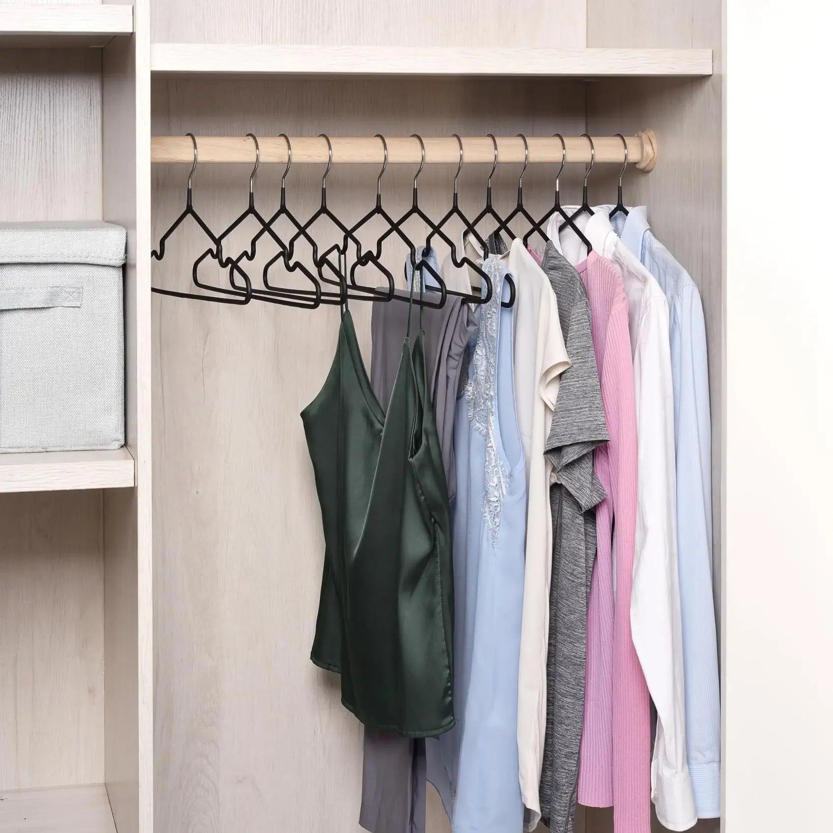 👔✨ 10pcs Non-Slip Coated Metal Suit Hangers | Heavy-Duty Traceless Shirt Hangers 🧥 | Simple & Multifunctional Closet Hangers