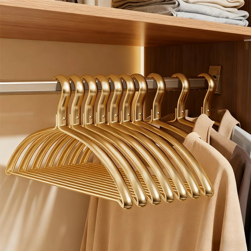 👕✨ Wide Sweater Clothes Hangers (5 / 10 Pack) | No Shoulder Bump Heavy-Duty Coat Hangers 🧥 | Non-Slip Metal Closet Hangers