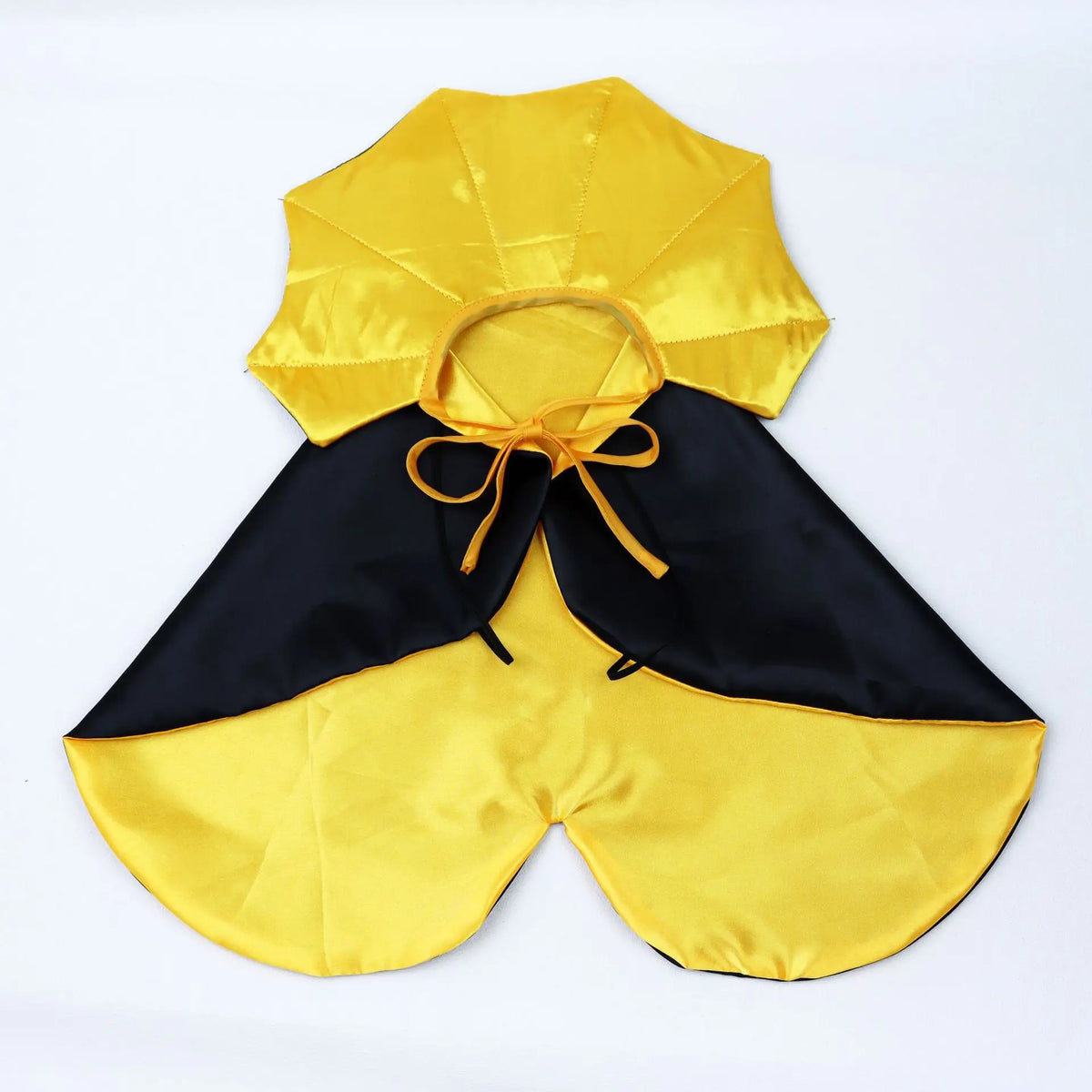 Halloween Vampire Pet Cape – Adjustable Cat & Dog Costume