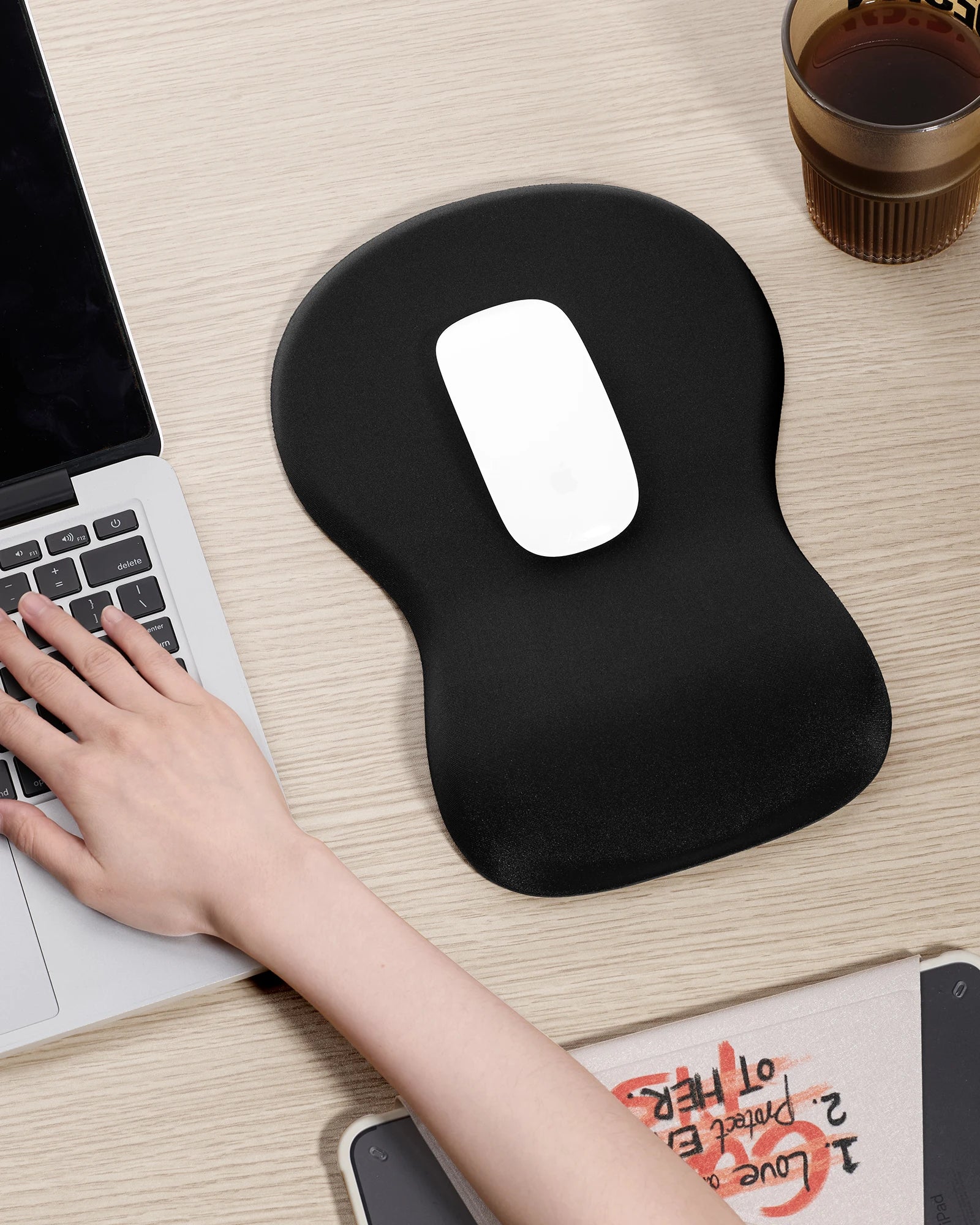 🖱️🖤 Ergonomic Mouse Pad with Wrist Rest – Non-Slip Hard Base